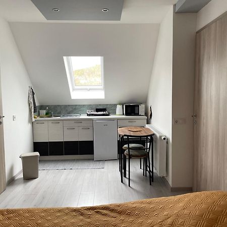 Jasmin Apartment House Вонярцвашгедь Екстер'єр фото