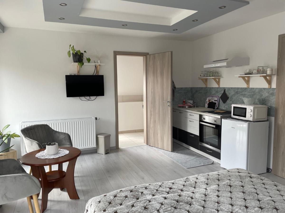 Jasmin Apartment House Вонярцвашгедь Екстер'єр фото