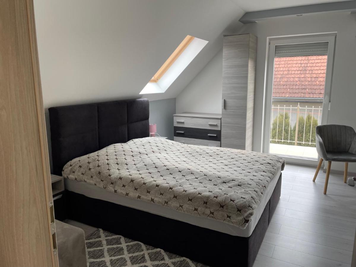 Jasmin Apartment House Вонярцвашгедь Екстер'єр фото
