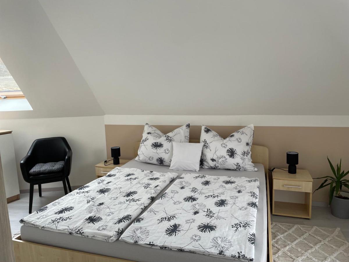 Jasmin Apartment House Вонярцвашгедь Екстер'єр фото