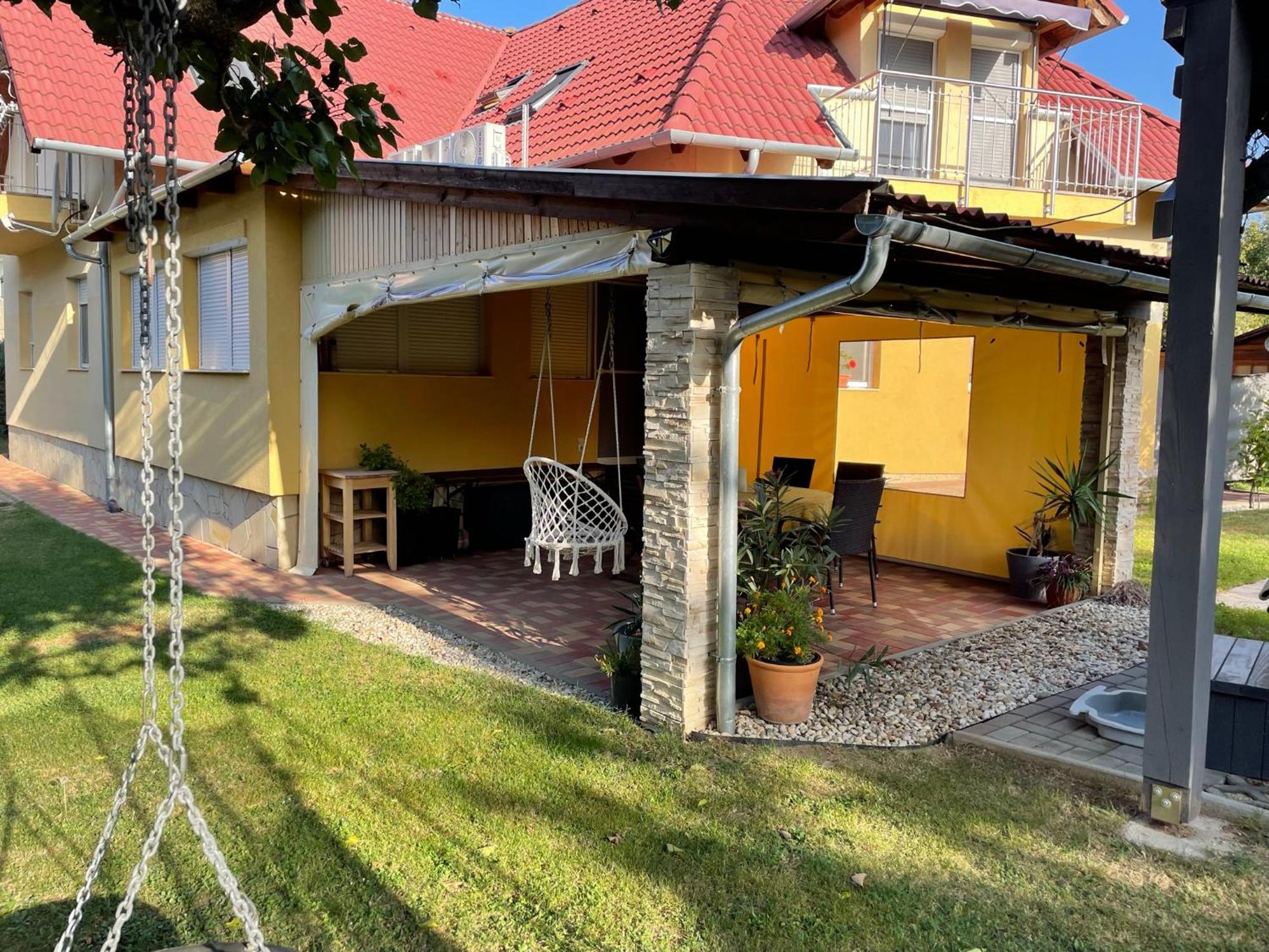 Jasmin Apartment House Вонярцвашгедь Екстер'єр фото