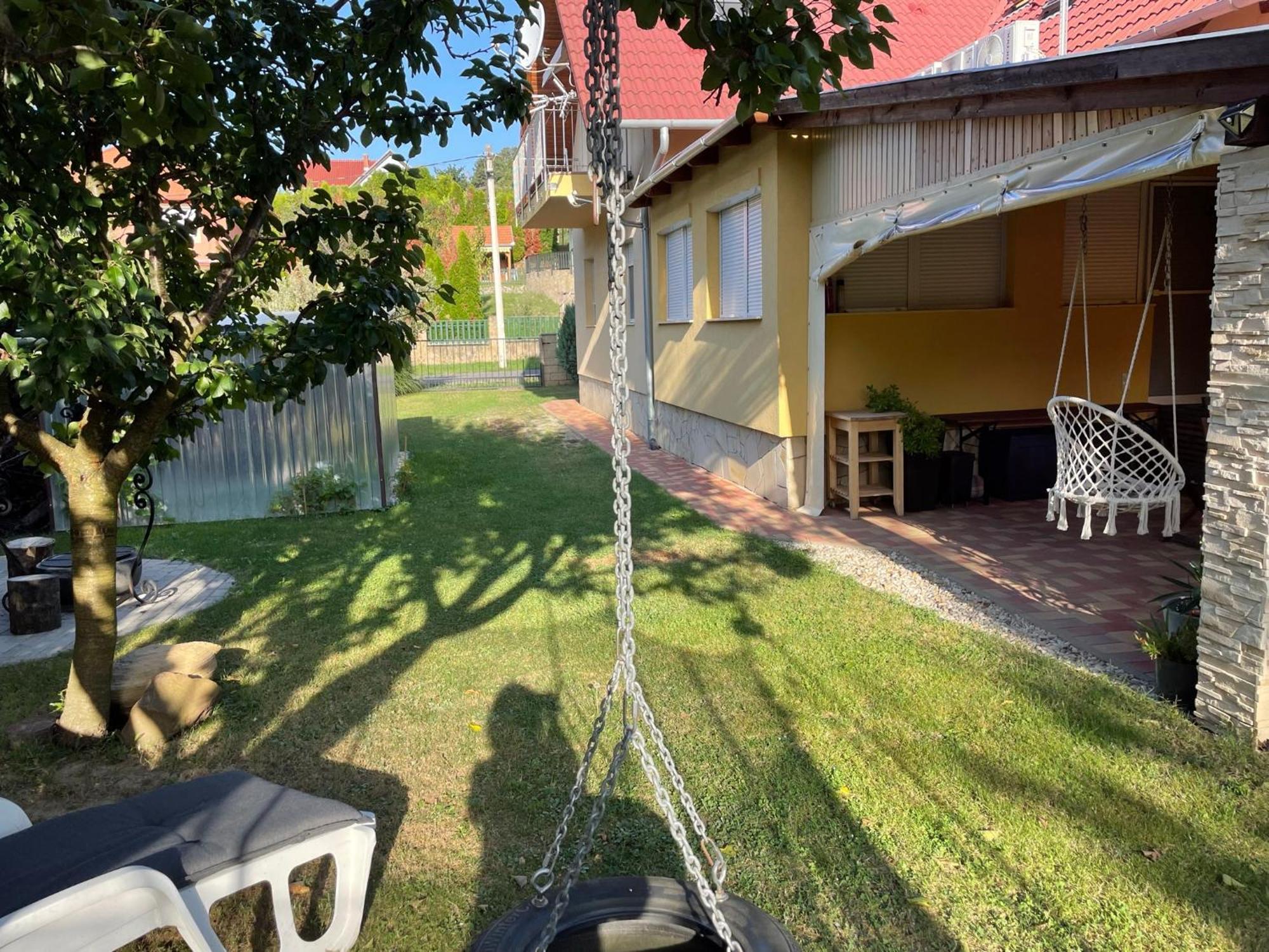 Jasmin Apartment House Вонярцвашгедь Екстер'єр фото